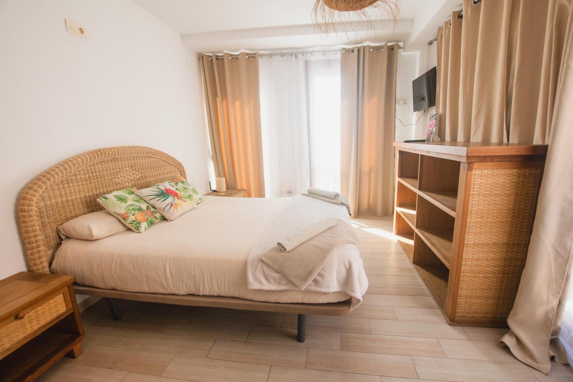 Banana Beach Patacona Rooms Alboraia Exterior photo